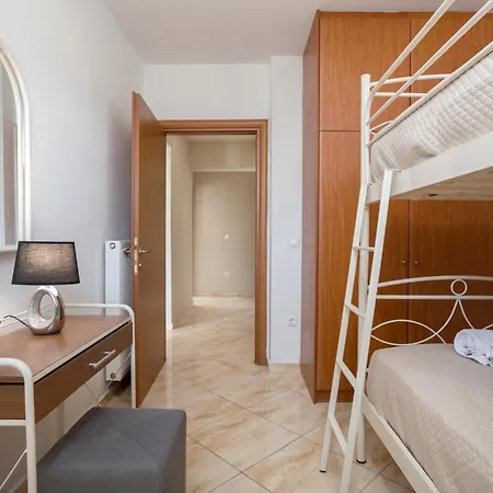 Tumeremos For 8 People, Private Bbq Area Apartment *